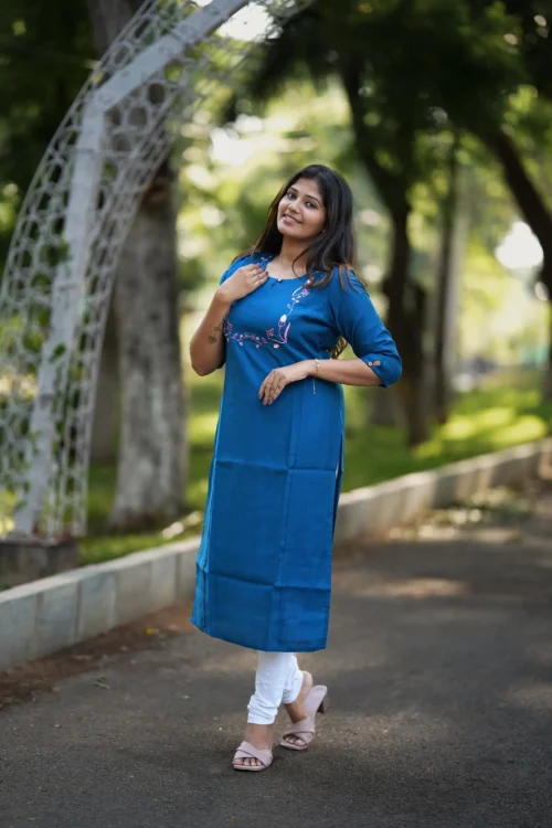 VAIDURYA Airforce Blue Floral Embroidered Kurta