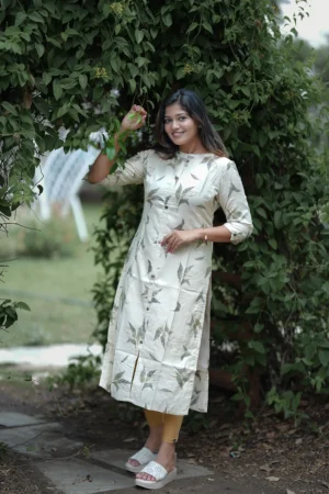 VAIDURYA Black Flower Printed Rayon Kurti - L