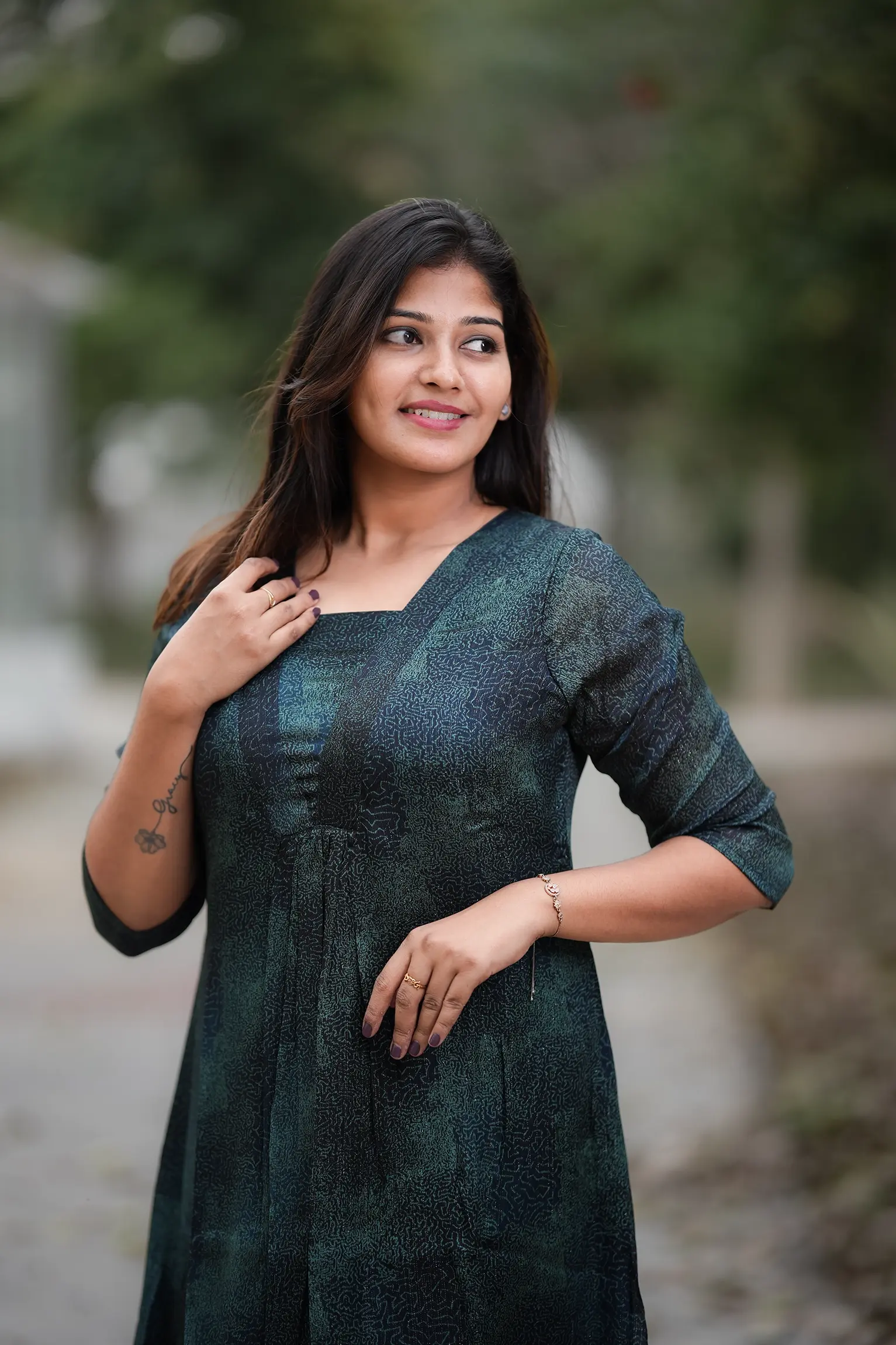VAIDURYA Green Metallic Print Kurta - Image 3
