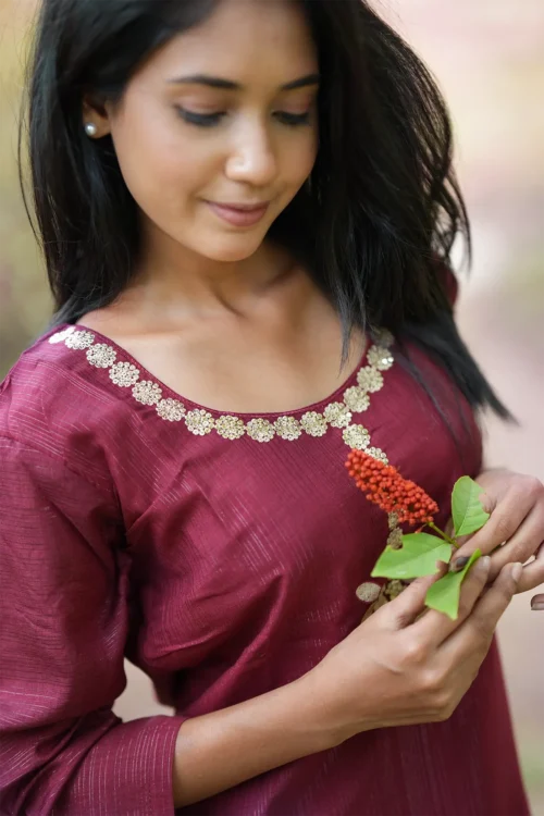 VAIDURYA Maroon Embroidery Kurta