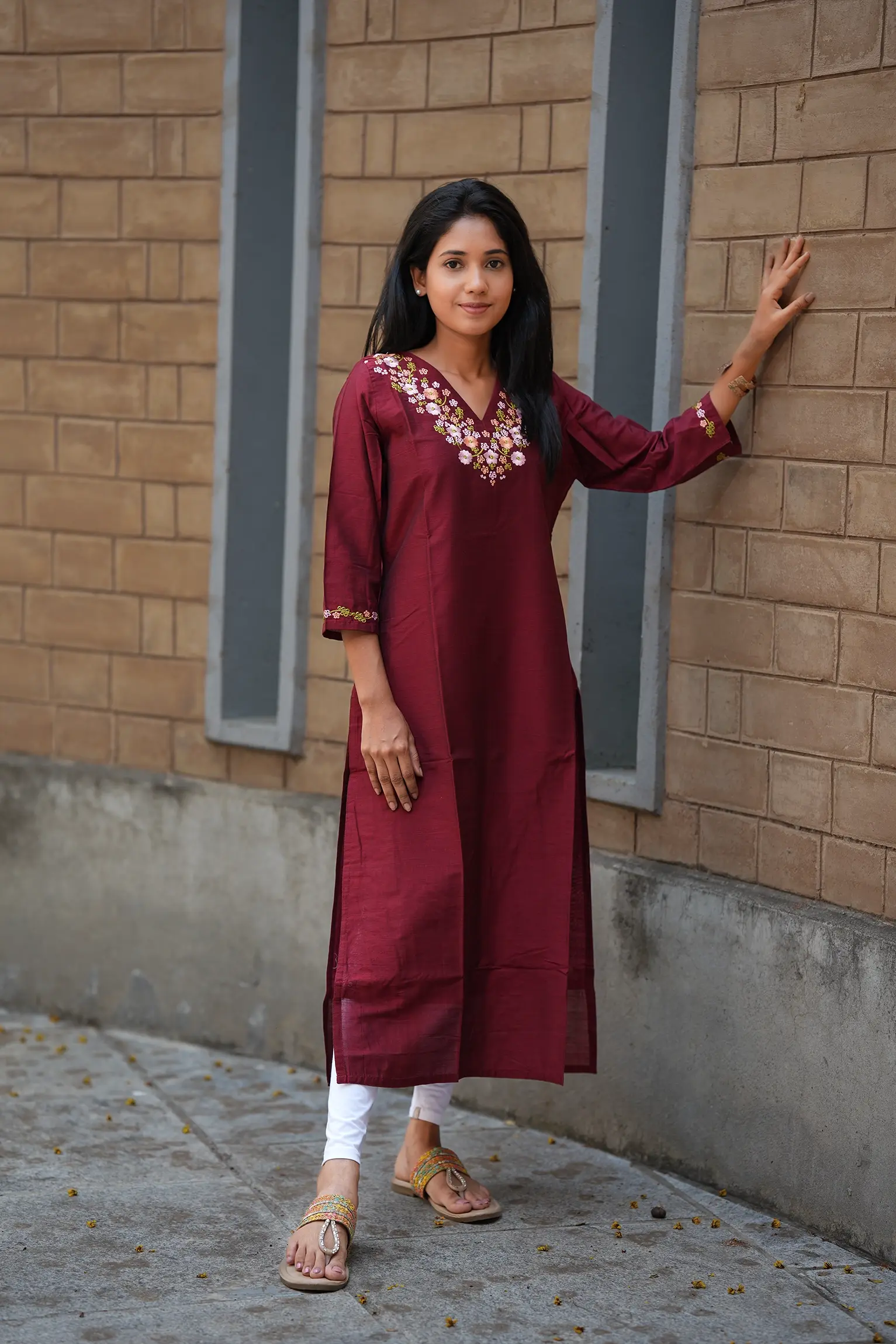 VAIDURYA Maroon Floral Embroidery Kurta