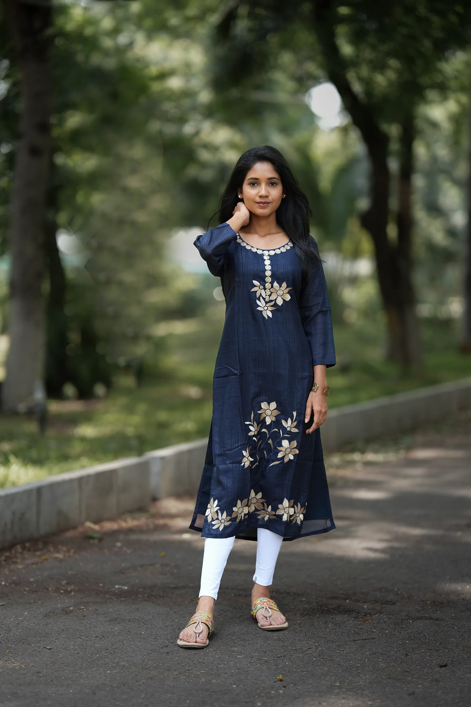 VAIDURYA Peacock Embroidery Kurta