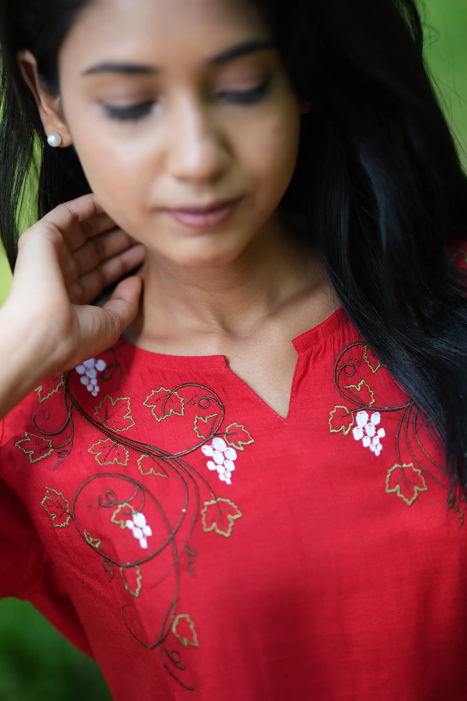 VAIDURYA Red Embroidery Kurta - Image 2
