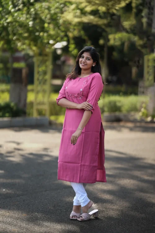 VAIDURYA Rose Pink Embroidered Kurta