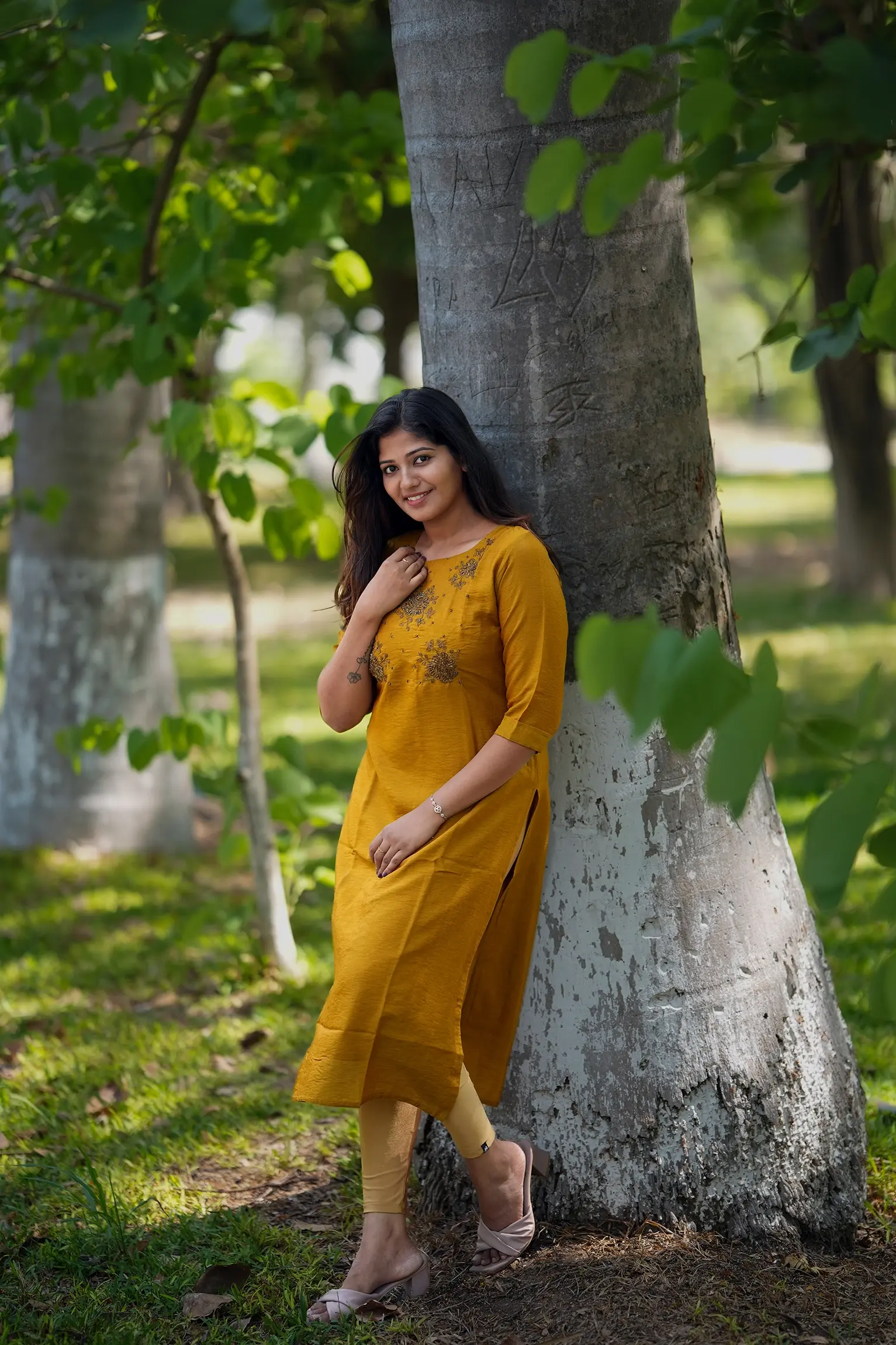 VAIDURYA Snuff Gold Embroidered Kurta