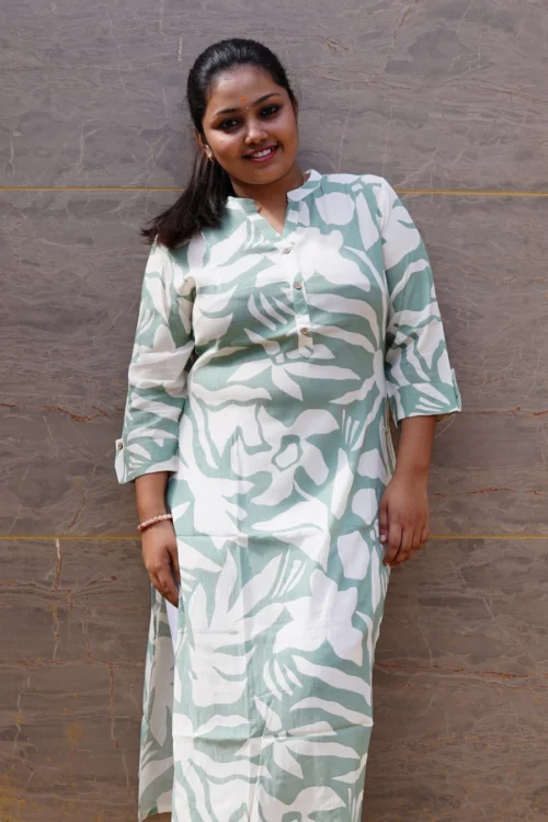 Vaiduryaa Women’s Rayon Printed Kurti